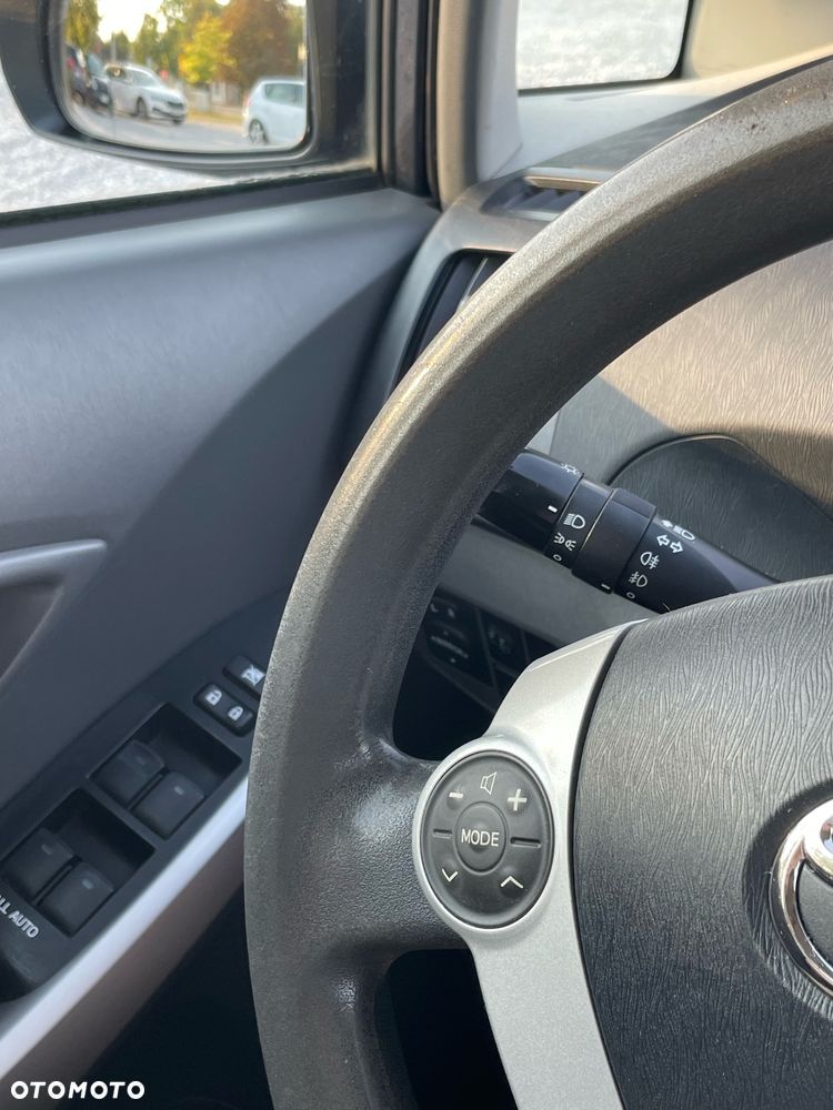 Toyota Prius (Hybrid) Comfort - 23