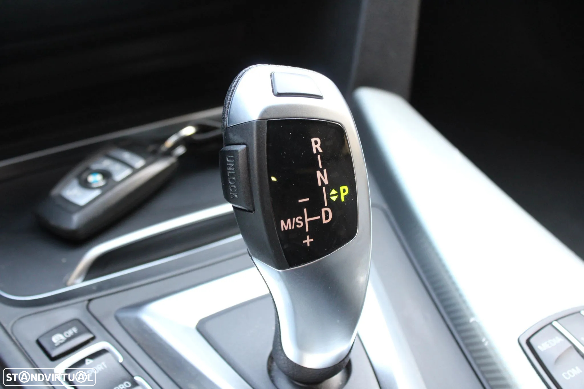 BMW 330 e iPerformance Pack M - 19