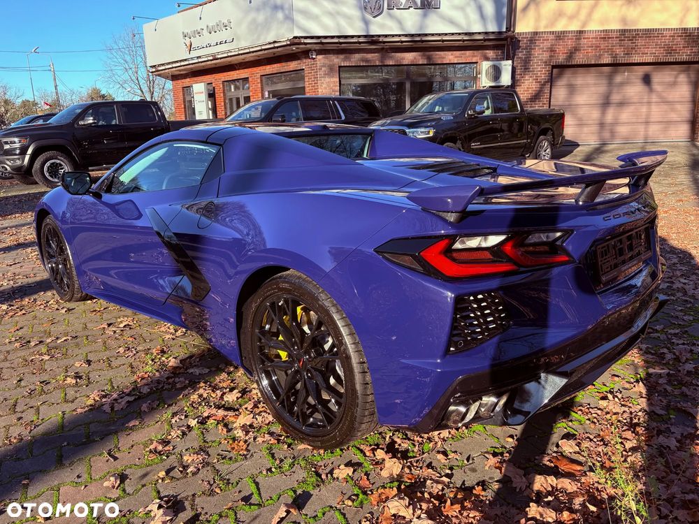 Chevrolet Corvette - 25