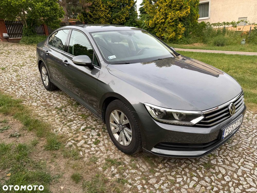 Volkswagen Passat - 2