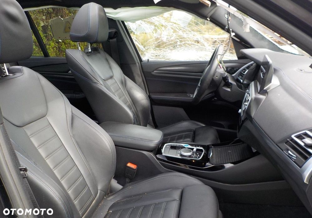BMW iX3 - 18