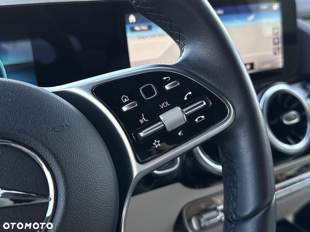 Mercedes-Benz GLA - 28