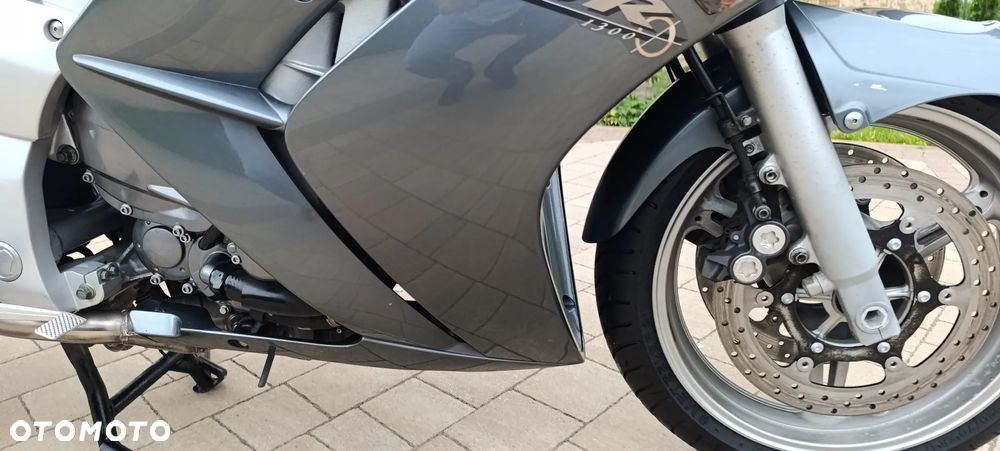 Yamaha FJR - 28