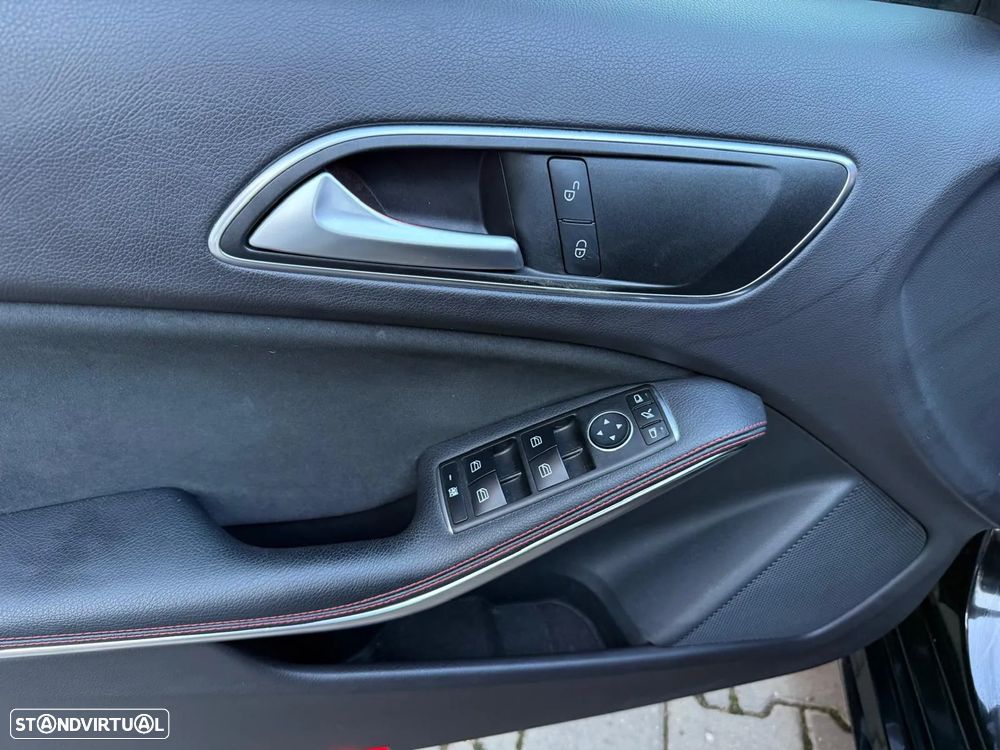 Mercedes-Benz A 200 d AMG Line - 16