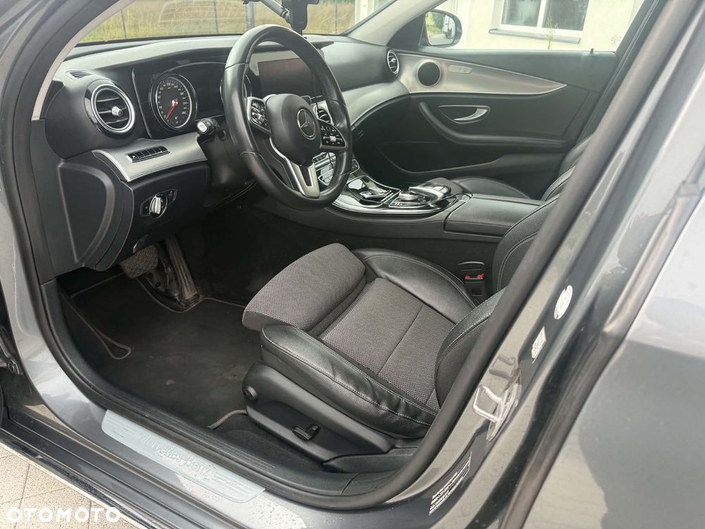 Mercedes-Benz Klasa E 220 d Avantgarde - 12