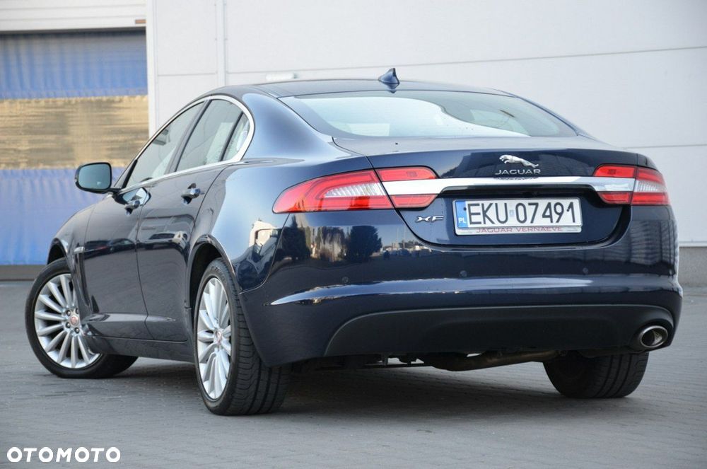 Jaguar XF - 13