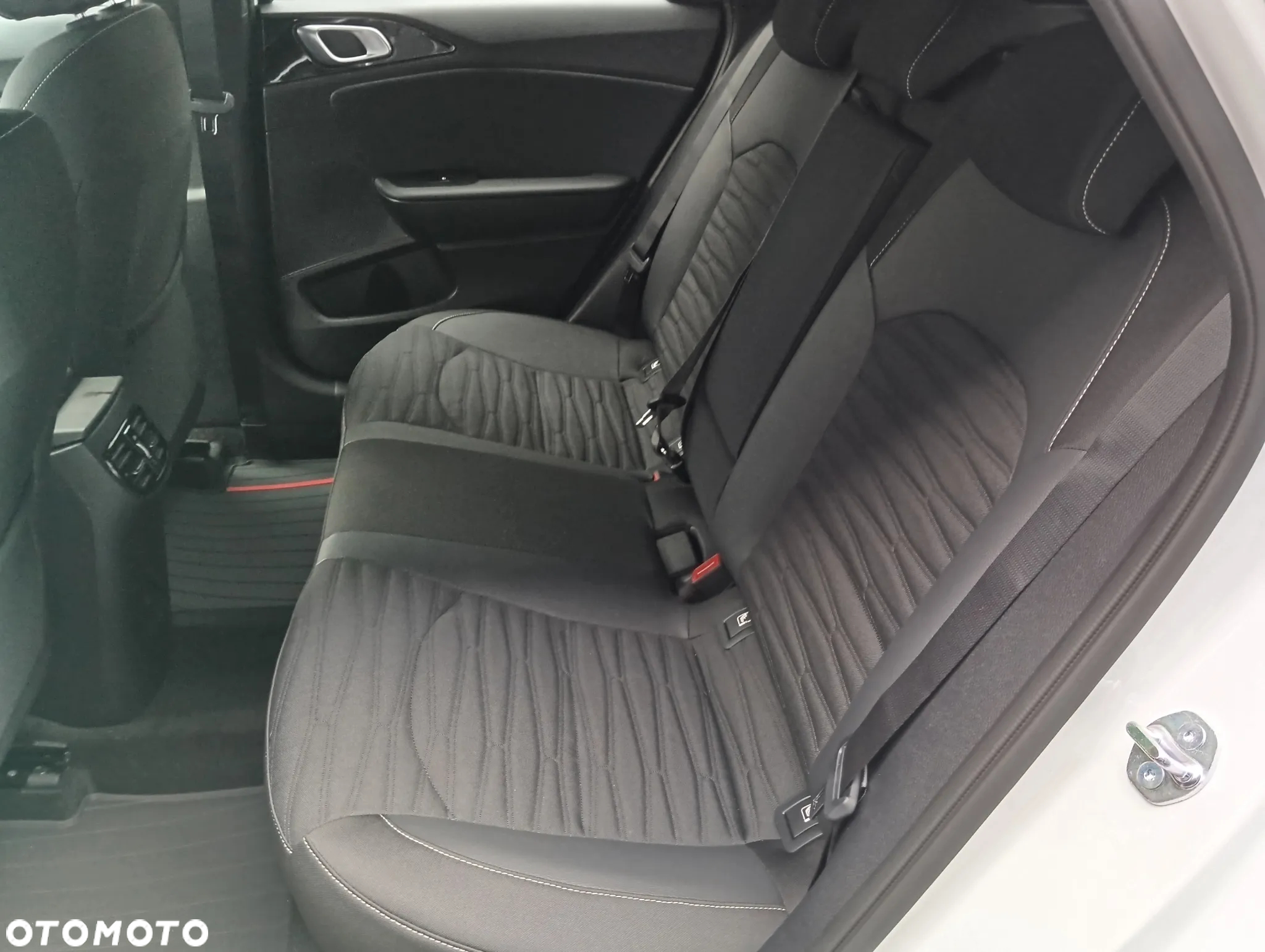 Kia ProCeed 1.5 T-GDI GT Line DCT - 14