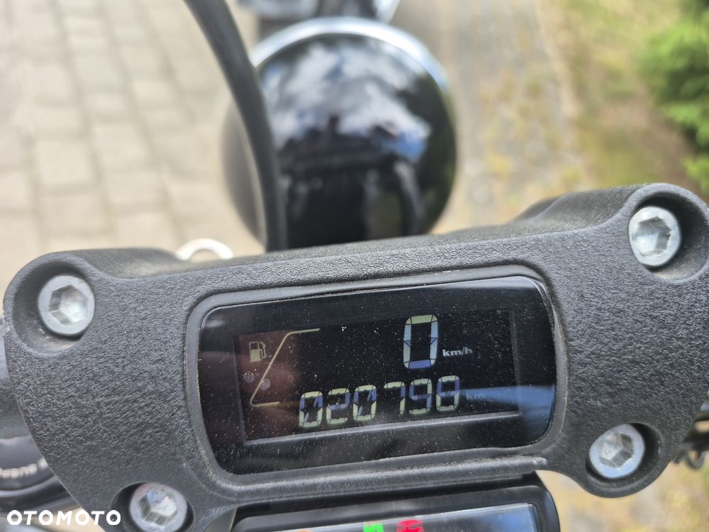 Harley-Davidson Softail Street Bob - 10