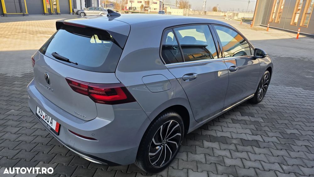 Volkswagen Golf Standard - 37