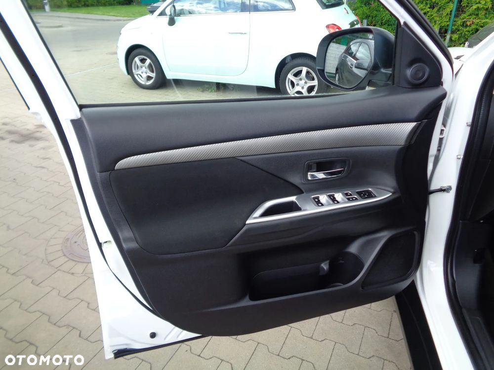 Mitsubishi Outlander 2.0 2WD Diamant Edition - 9