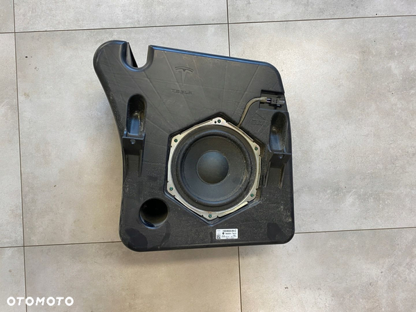 TESLA S 2013r. GŁOŚNIK SUBWOOFER 1004833-05-C