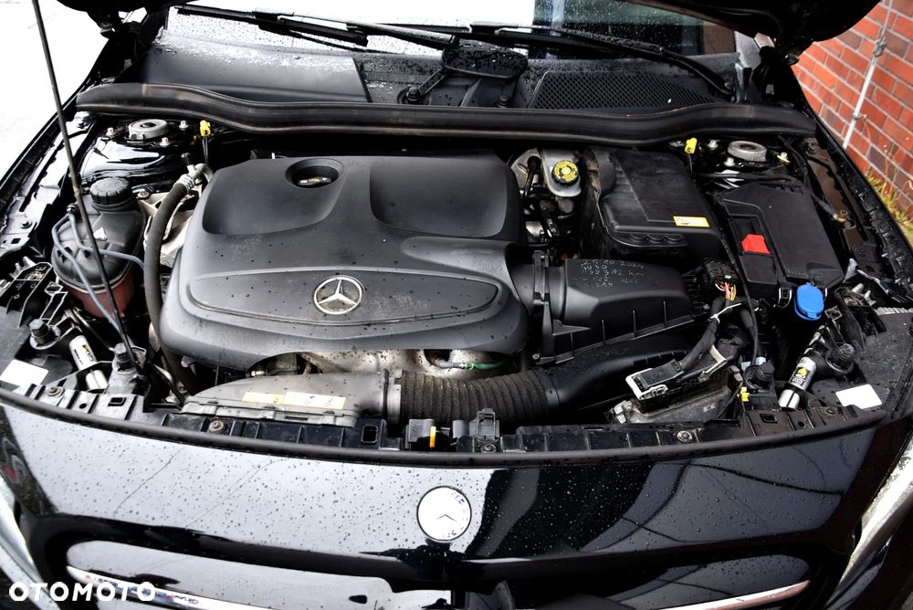 Mercedes-Benz GLA 180 - 10
