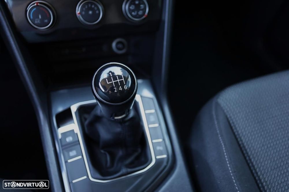VW Tiguan 1.6 TDI Confortline - 9