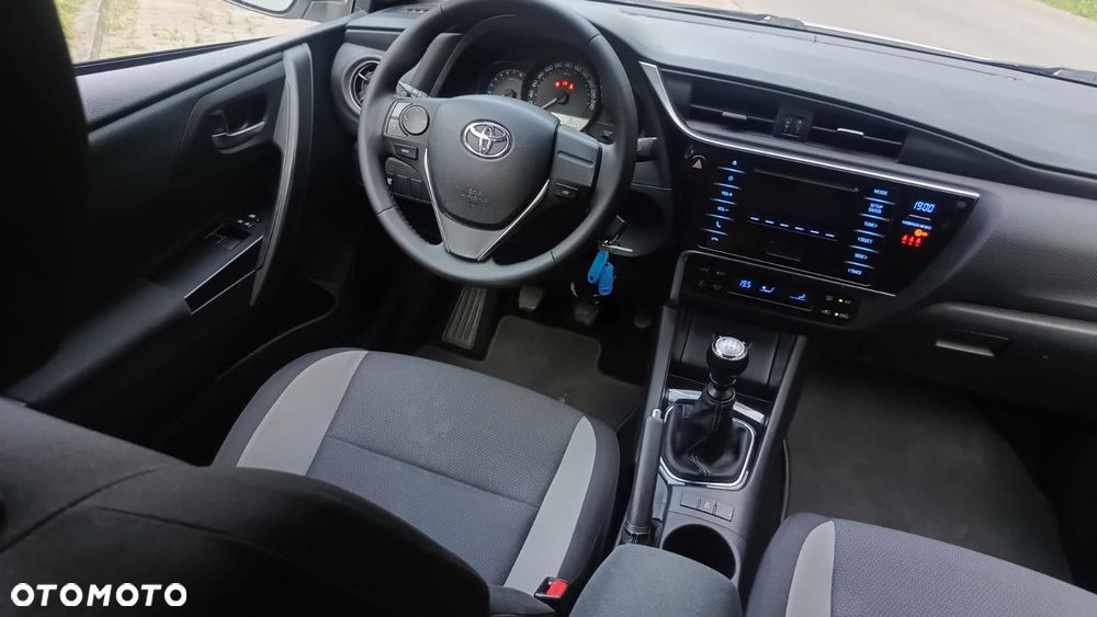 Toyota Auris 1.33 VVT-i Premium - 11