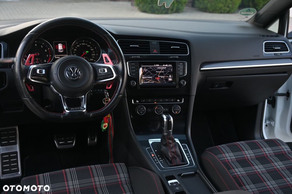 Volkswagen Golf 2.0 TSI BMT GTI Performance DSG - 34
