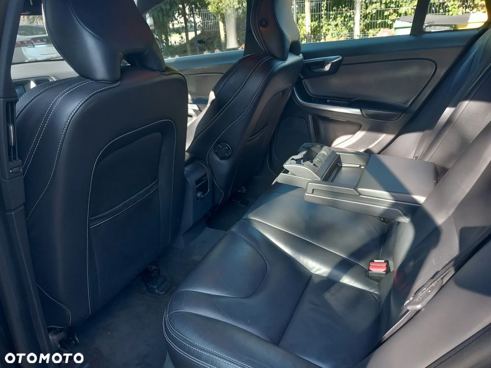 Volvo V60 D6 AWD Plug-in Hybrid Summum - 14