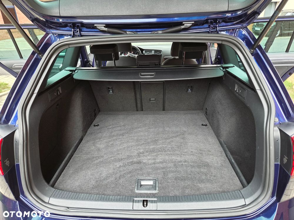 Volkswagen Golf 1.5 eTSI OPF DSG R-Line - 21