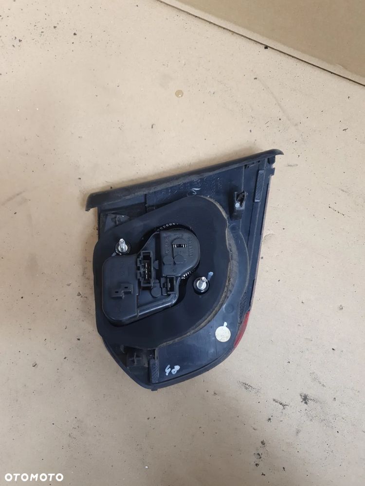 . LAMPA PRAWA W KLAPE VOLKSWAGEN GOLF 6 - 6