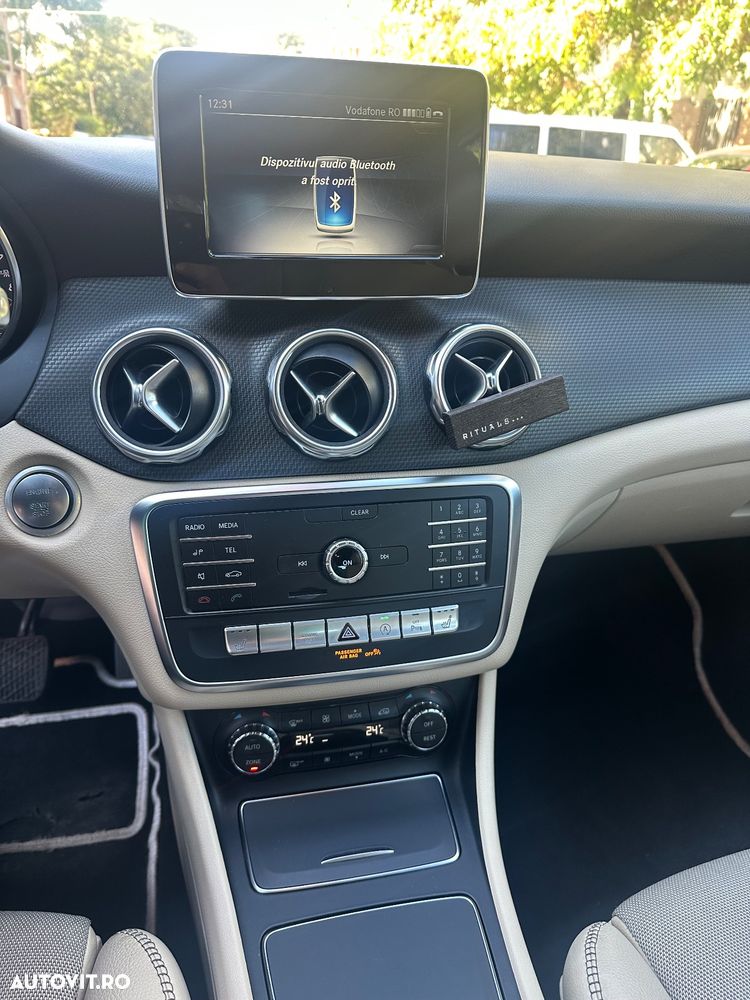 Mercedes-Benz GLA - 14
