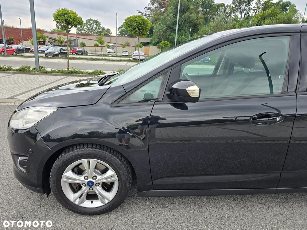 Ford Grand C-MAX - 32