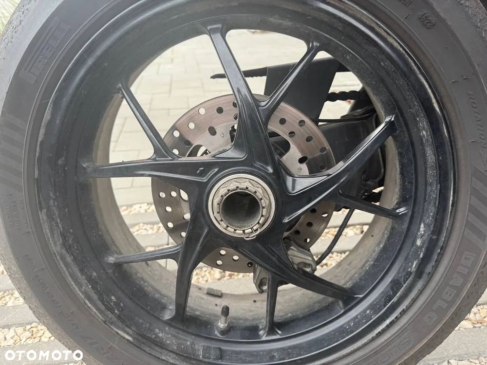 Ducati Panigale V4 - 9