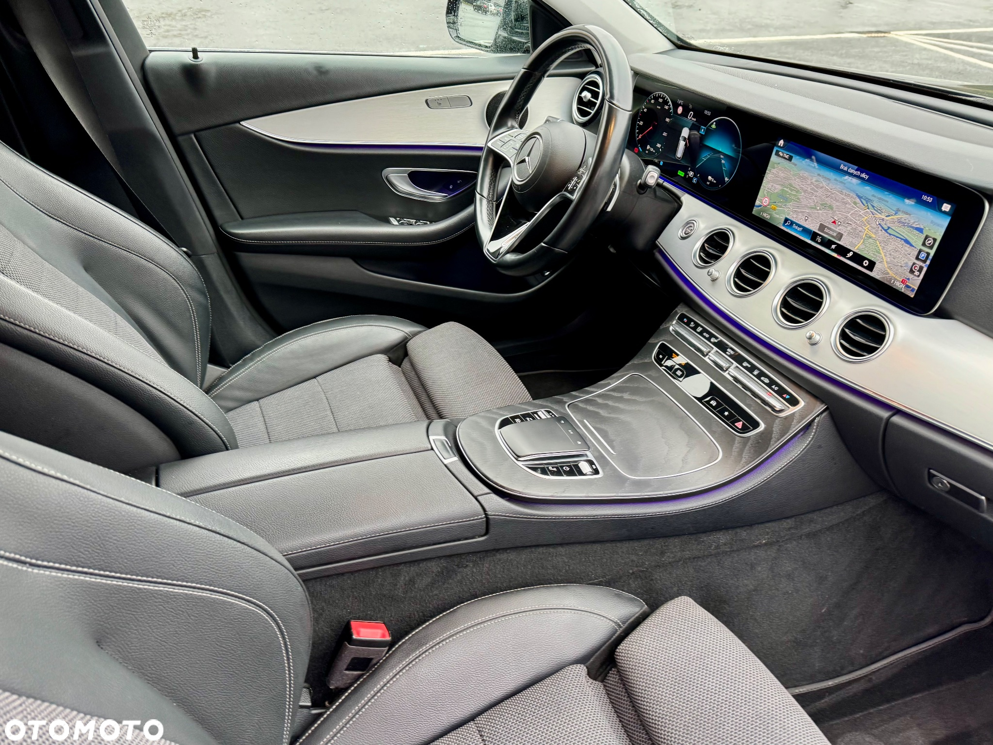 Mercedes-Benz Klasa E 220 d 4Matic T 9G-TRONIC AMG Line - 8