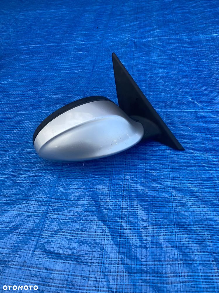 LUSTERKO PRAWE SREBRNE TITANSILBER METALLIC (354) EU BMW E90 E91  3 PIN - 1