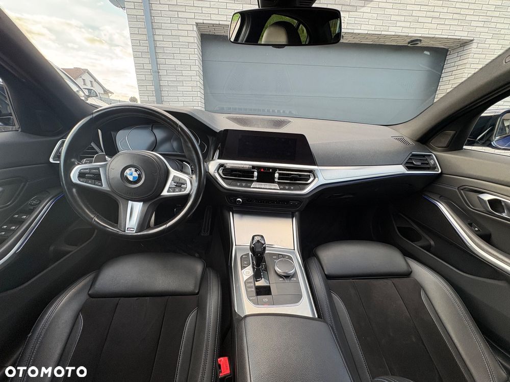 BMW Seria 3 318i M Sport - 8