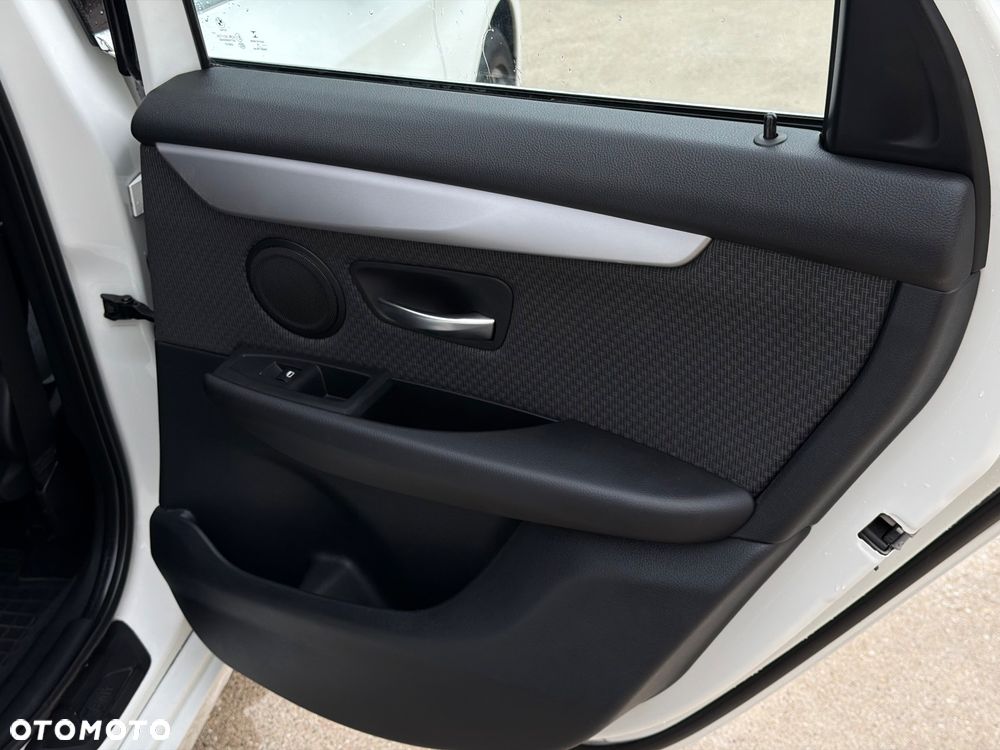 BMW Seria 2 218d - 19