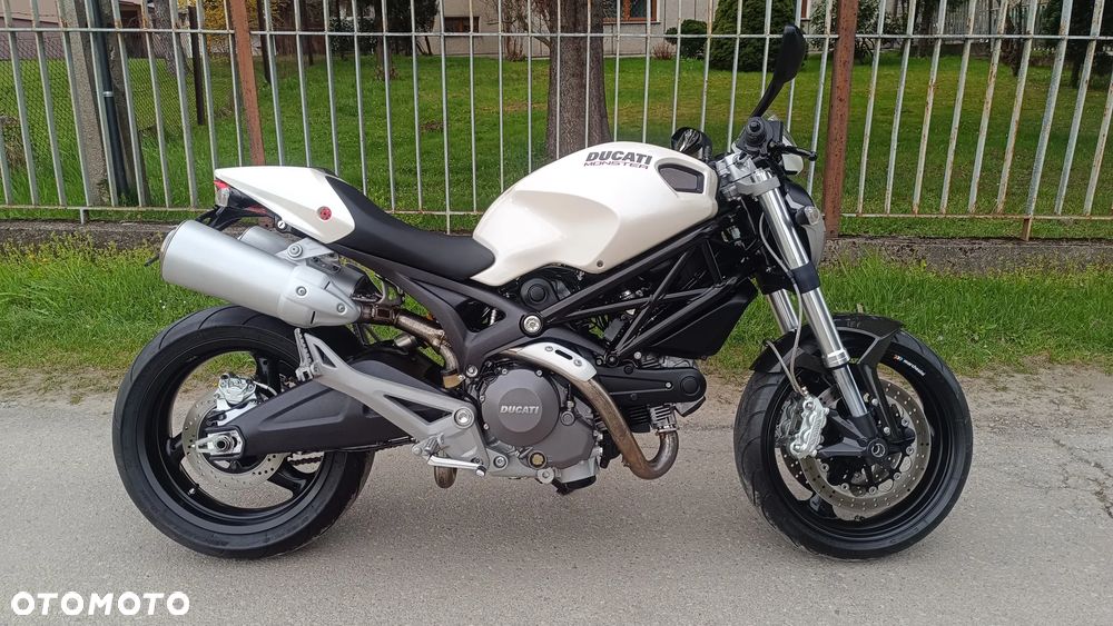 Ducati Monster - 10