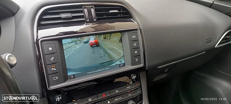 Jaguar F-Pace 2.0 i4D Prestige AWD Aut. - 16