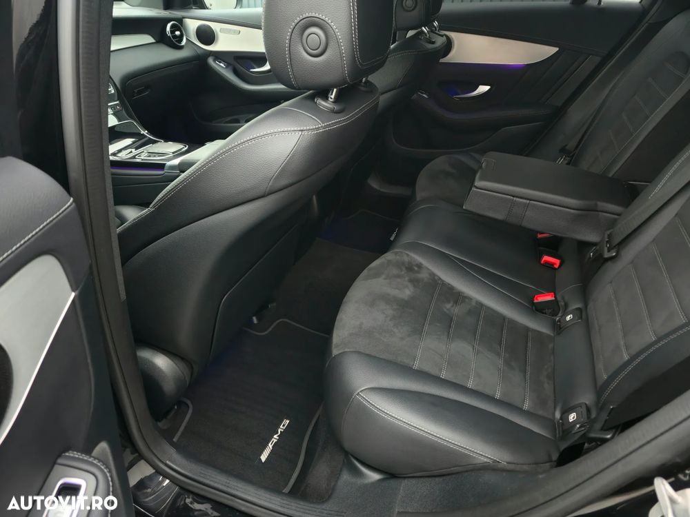 Mercedes-Benz GLC 300 e 4Matic 9G-TRONIC AMG Line Advanced - 33
