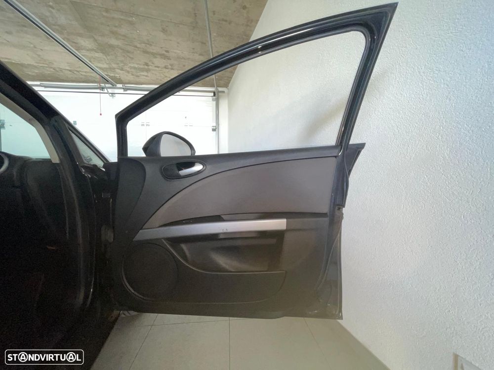 SEAT Leon 1.6 TDI ECOMOTIVE Style - 11