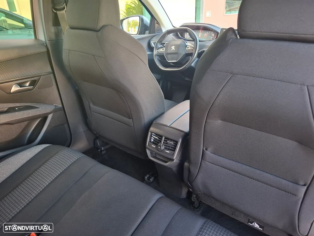 Peugeot 3008 PureTech 130 Stop & Start GPF EAT8 Active Business-Pack - 39