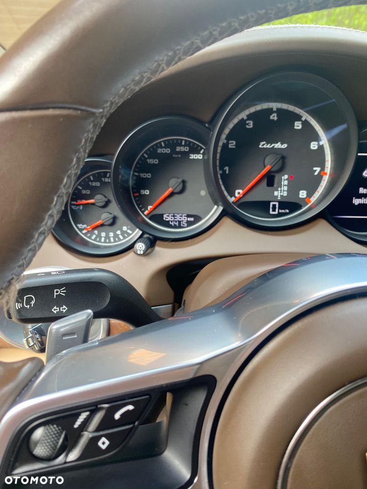 Porsche Cayenne Turbo - 23