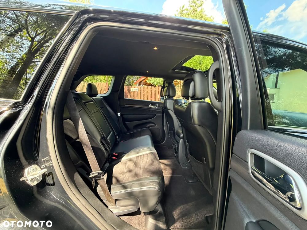 Jeep Grand Cherokee - 31