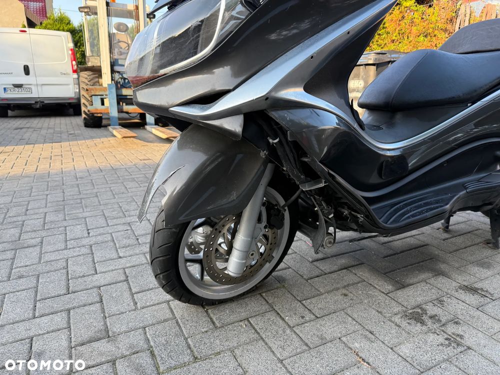 Piaggio X10 - 16