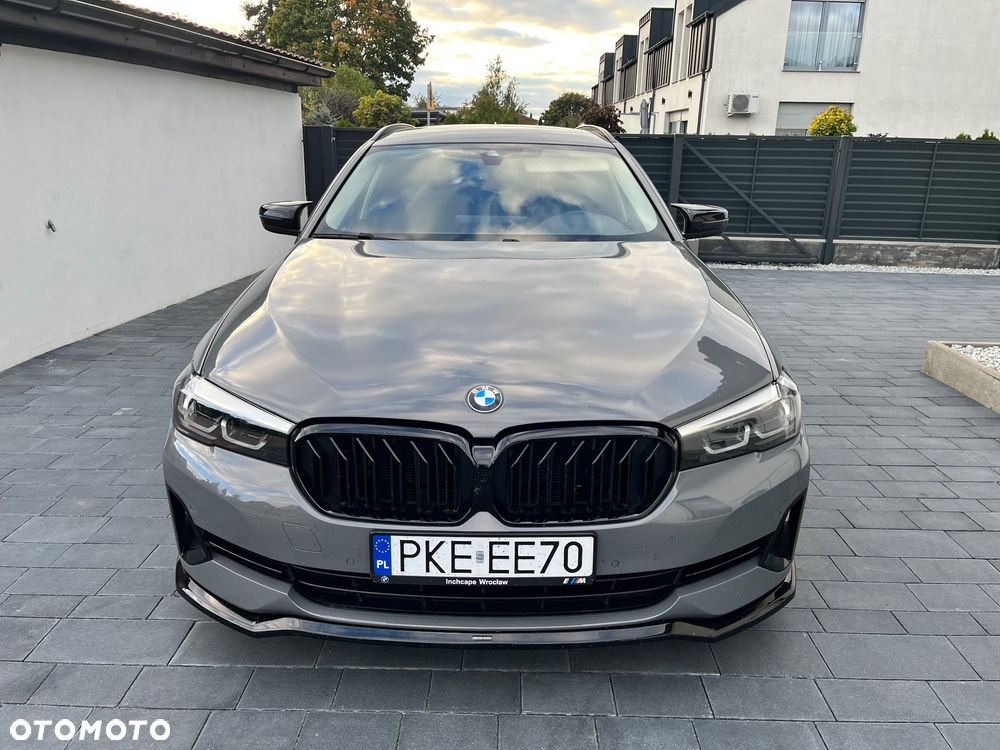 BMW Seria 5 2021 photo 3