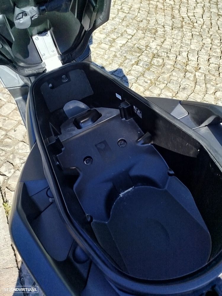 Yamaha X-Max - 11