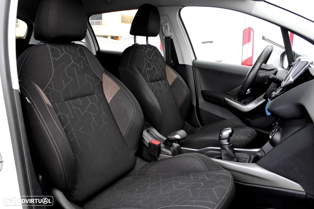 Peugeot 2008 1.6 BlueHDi Style - 21