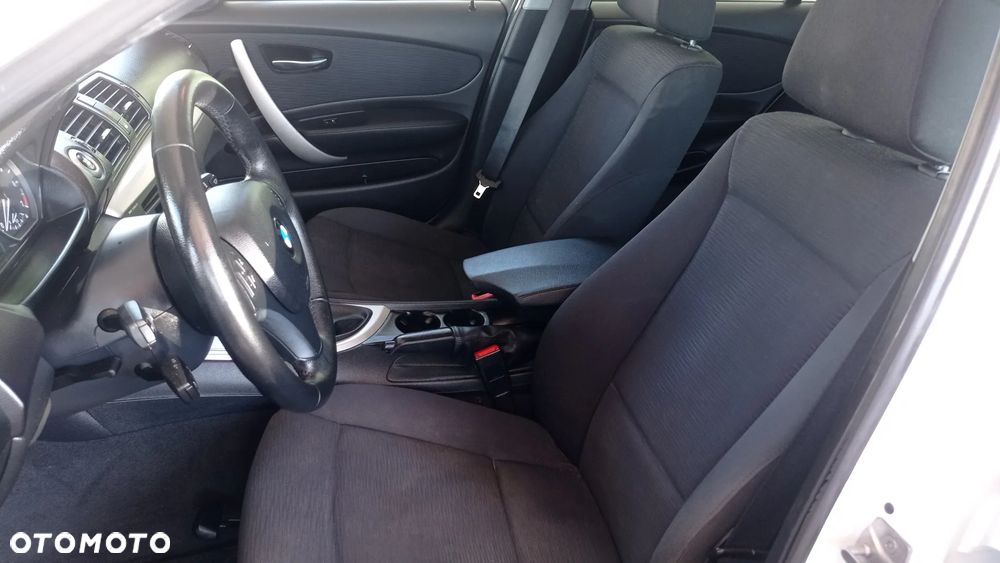 BMW Seria 1 116i - 38
