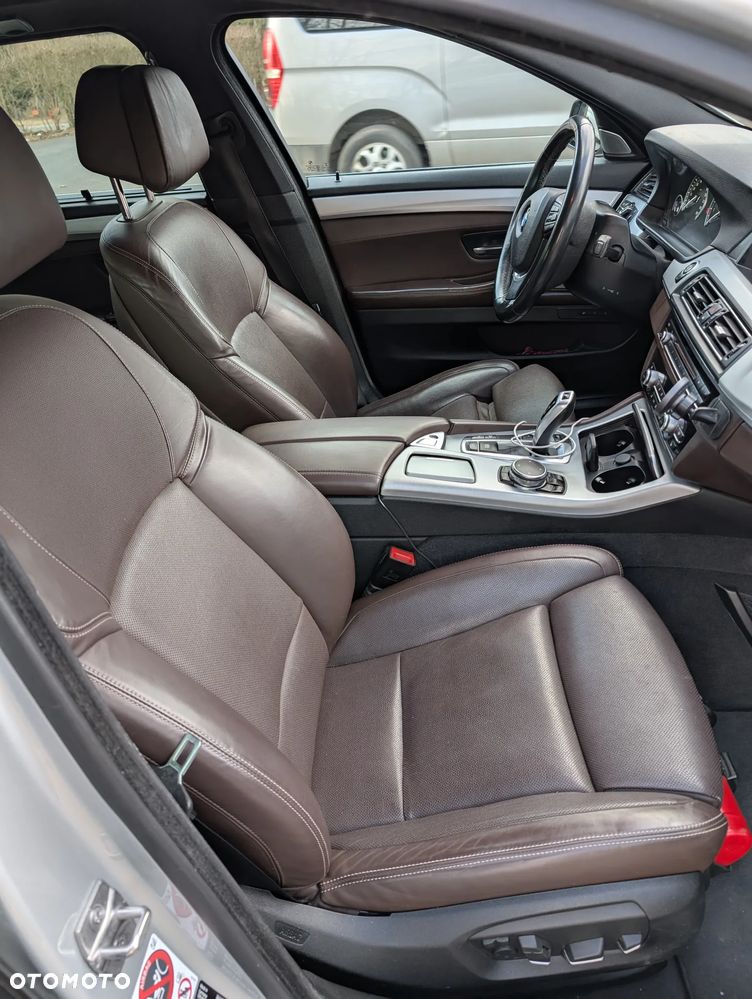 BMW Seria 5 528i xDrive Luxury Line - 14