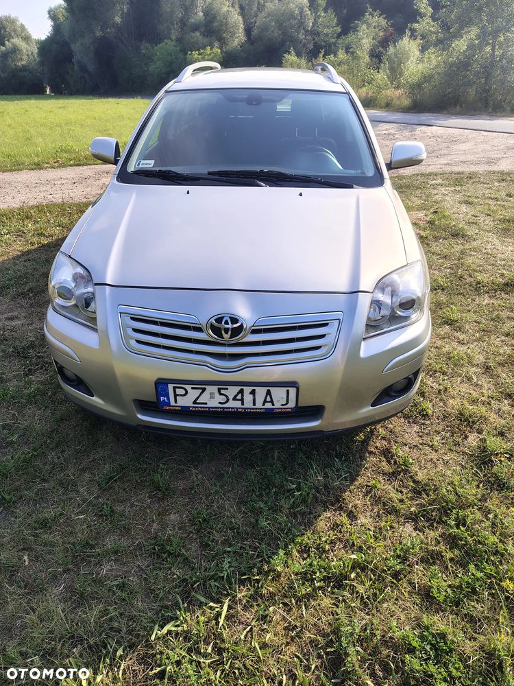 Toyota Avensis 2.0 D-4D Luna - 2