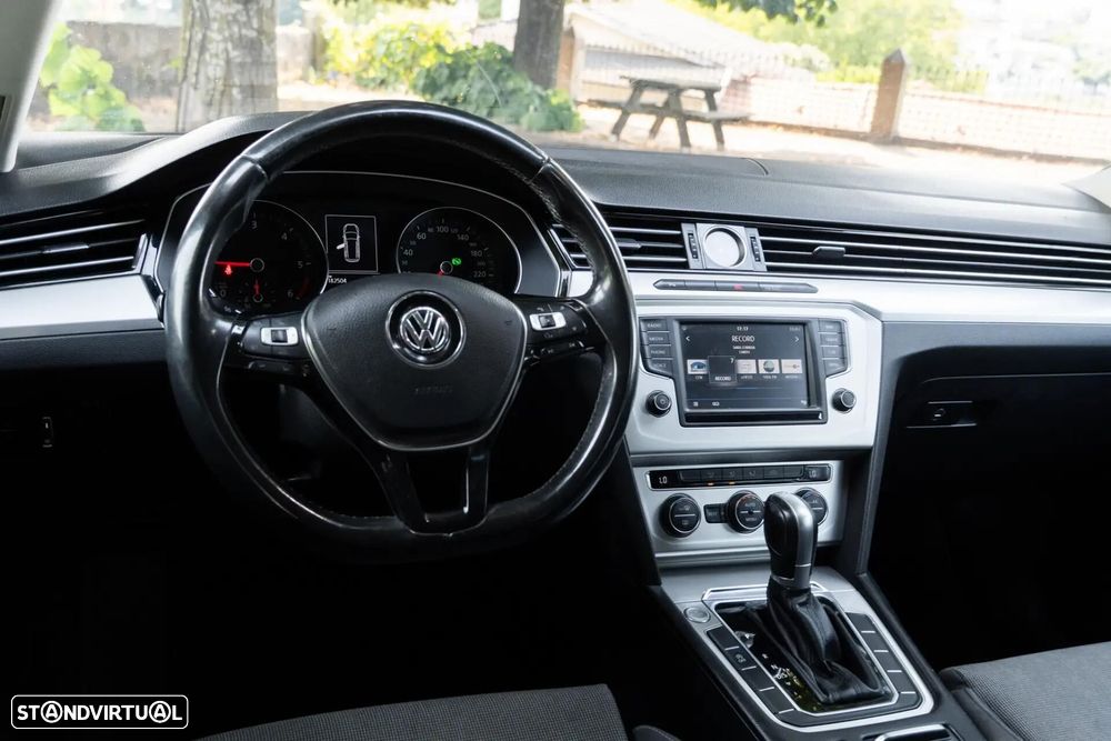 VW Passat Variant 1.6 TDI Confortline DSG - 8