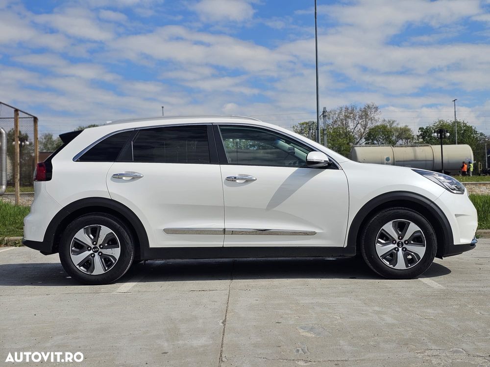 Kia Niro 1.6 GDI PHEV 2WD Aut. Edition 7 - 4