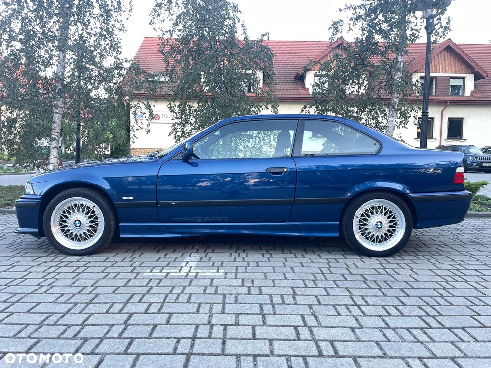 BMW Seria 3 323i - 3