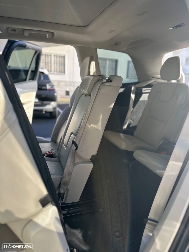 Volvo XC 90 - 21