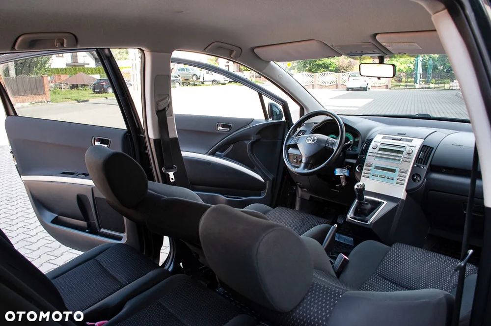 Toyota Corolla Verso 1.8 Sol + 7os - 28