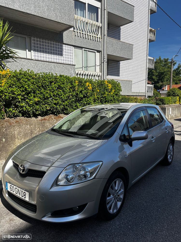 Toyota Auris 1.4 D-4D - 1