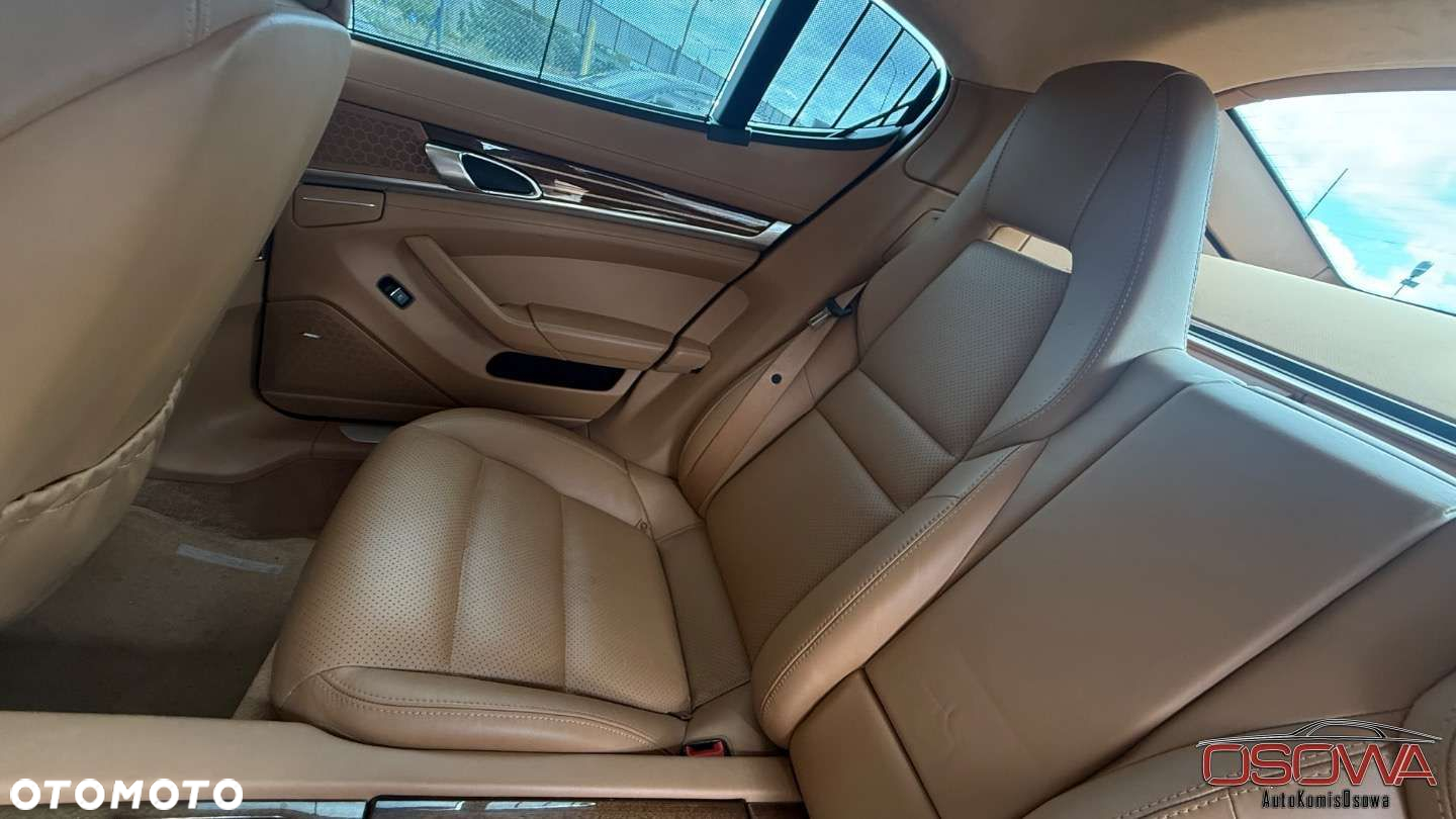 Porsche Panamera - 32